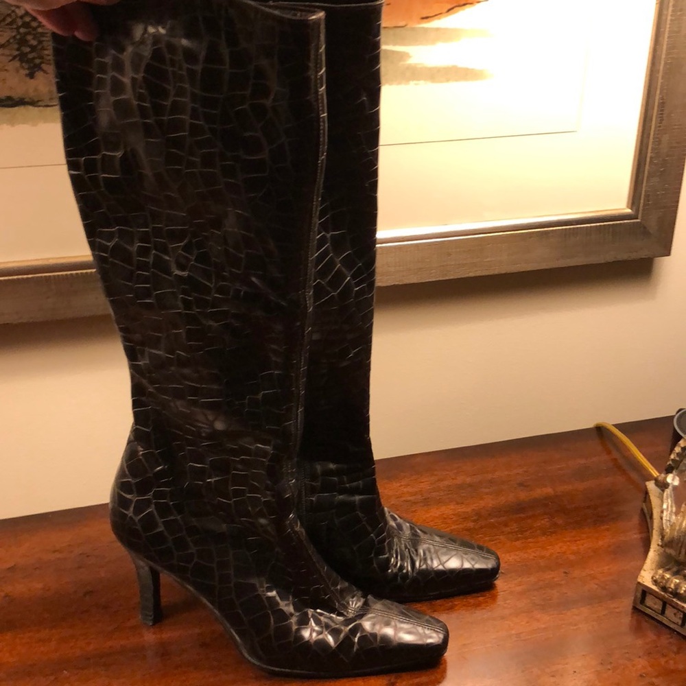 Stuart Weitzman alligator boots